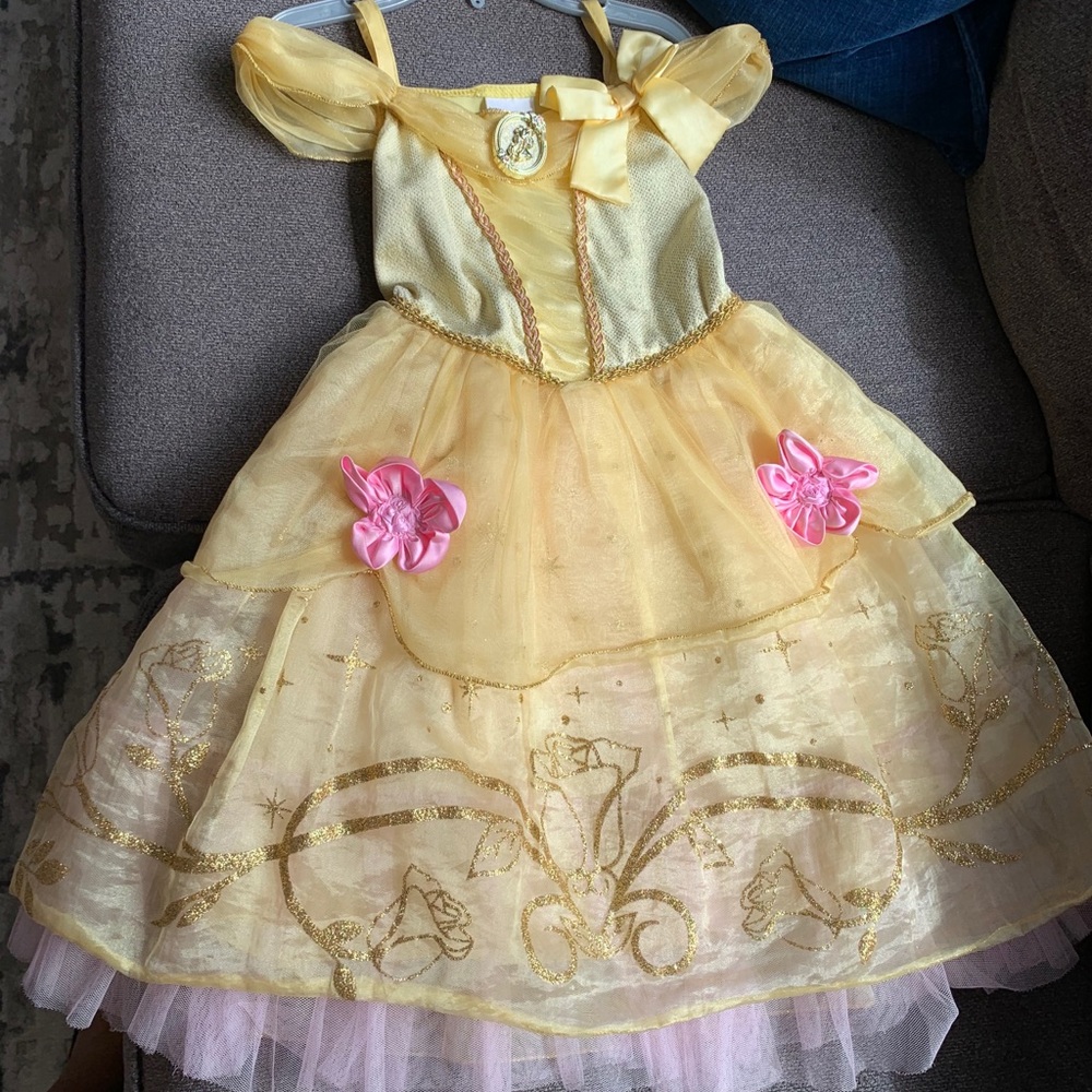Belle costume